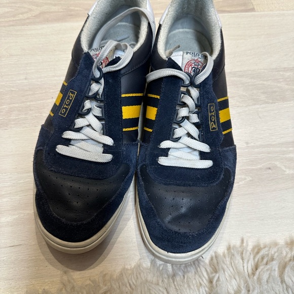 Used - Picture 2 of 3